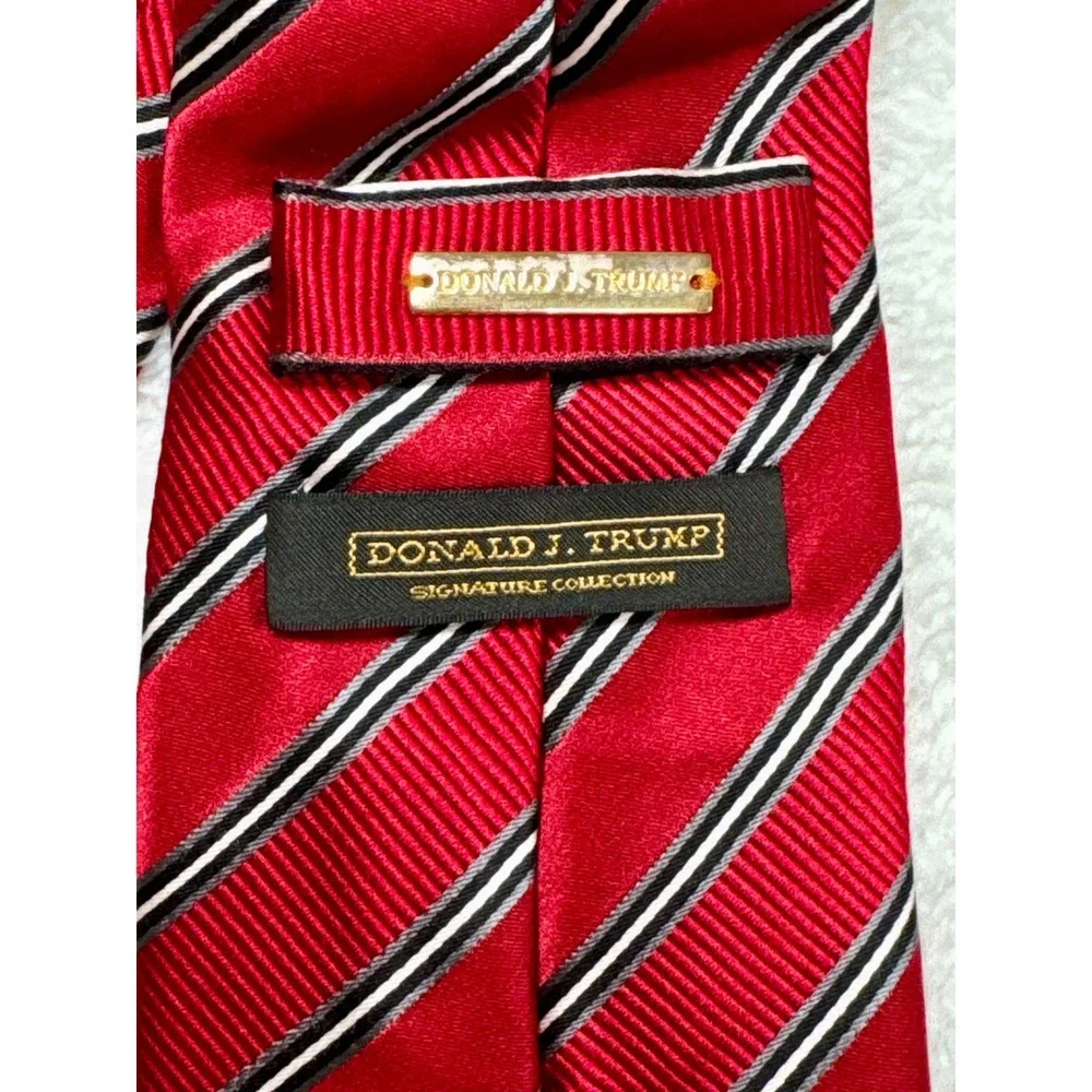 Donald J. Trump Necktie Red Striped Signature Collection Silk Tie Length‎ 59